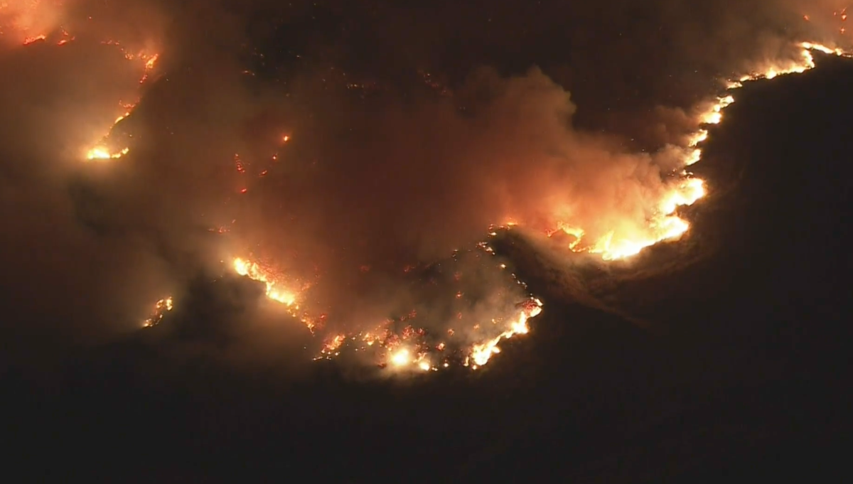 FIRE CAUGHT UP AT MALIBU || COVERS OVER 100 ACRES || REG FLAG ALERT AT PEPPERDINE ||